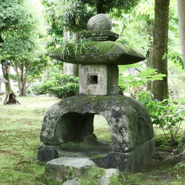 宗和好み灯籠