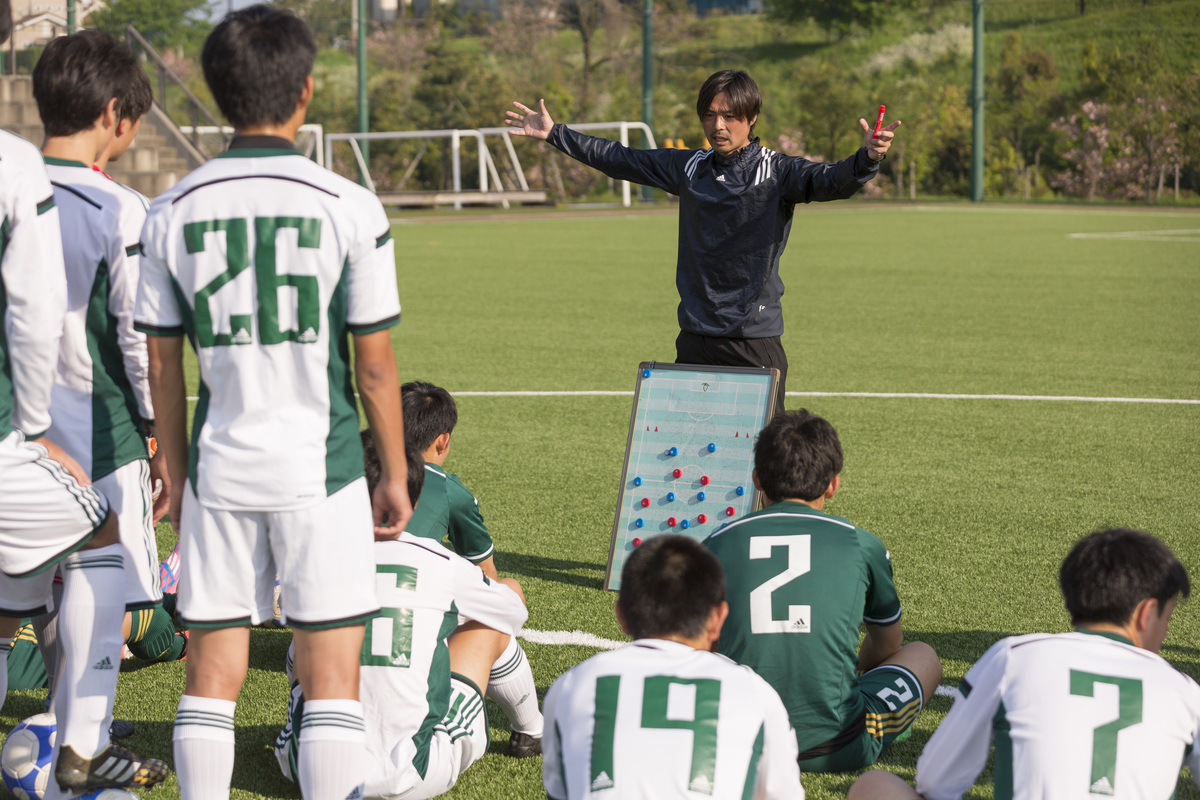 サッカー部 西川周吾監督が全日本大学選抜チームのコーチとして世界へ Topics 北陸大学