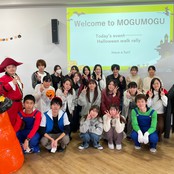 学生スタッフが企画するハロウィンイベントを開催