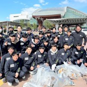 卓球部が金沢駅周辺の清掃活動を実施