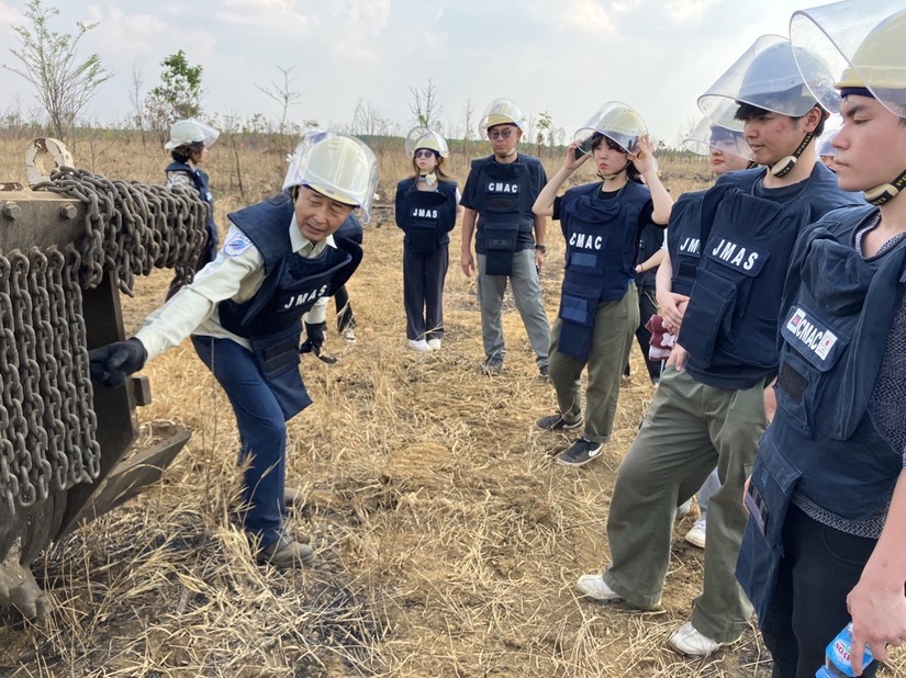 カンボジア研修レポート】地雷・不発弾処理現場での研修に参加