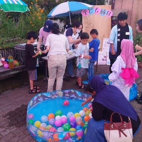 日本語ボランティア・サークル「つなぐみ」が大桑町平町会の夏祭りに参加