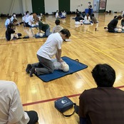 薬学部１年次生 早期体験学習「救命救急・AED体験」・「不自由体験」を実施