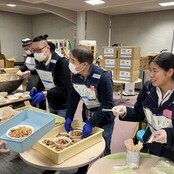 日本語ボランティアサークル「つなぐみ」がウズベキスタン大使館主催炊き出しボランティアに参加