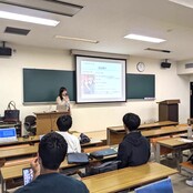 国際コミュニケーション学部OGによるキャリア講演を実施