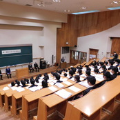 薬学部で「白衣着衣式」開催