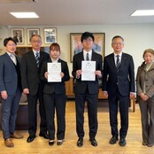 特別奨励金認定書授与式を開催