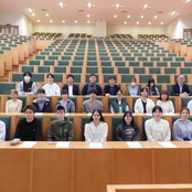 2025年度薬学部ピアサポート隊への委嘱状交付