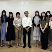 コマツによるカンボジア支援について学ぶ