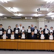 2025年度北陸大学特別奨励金認定書授与式を開催