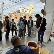 留学生別科生が餅つきに挑戦